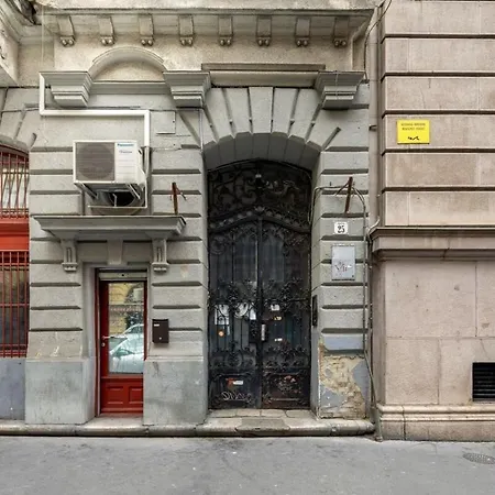 Very - Quiet Sleep For 3 *